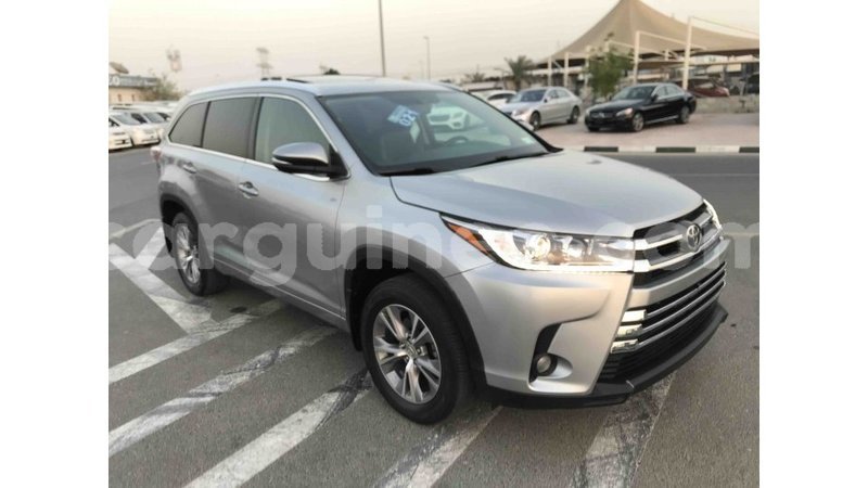 Big with watermark toyota highlander conakry import dubai 3856