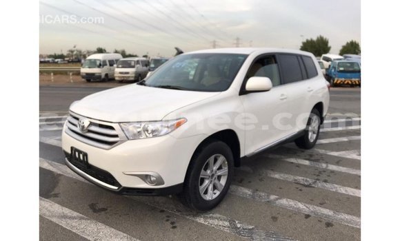 Acheter Import Voiture Toyota Highlander Blanc à Import - Dubai, Conakry Acheter Import Voiture Toyota Highlander Blanc à Import - Dubai, Conakry