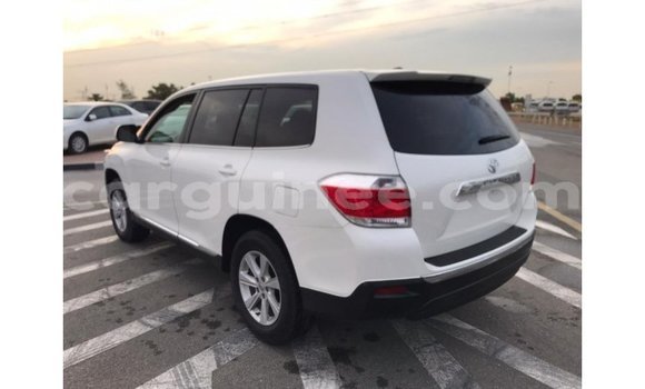 Acheter Import Voiture Toyota Highlander Blanc à Import - Dubai, Conakry Acheter Import Voiture Toyota Highlander Blanc à Import - Dubai, Conakry