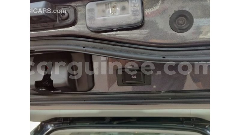 Big with watermark toyota land cruiser conakry import dubai 3869