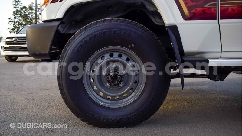 Big with watermark toyota land cruiser conakry import dubai 3870