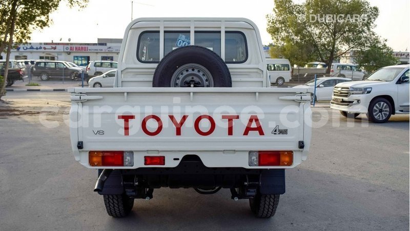 Big with watermark toyota land cruiser conakry import dubai 3870