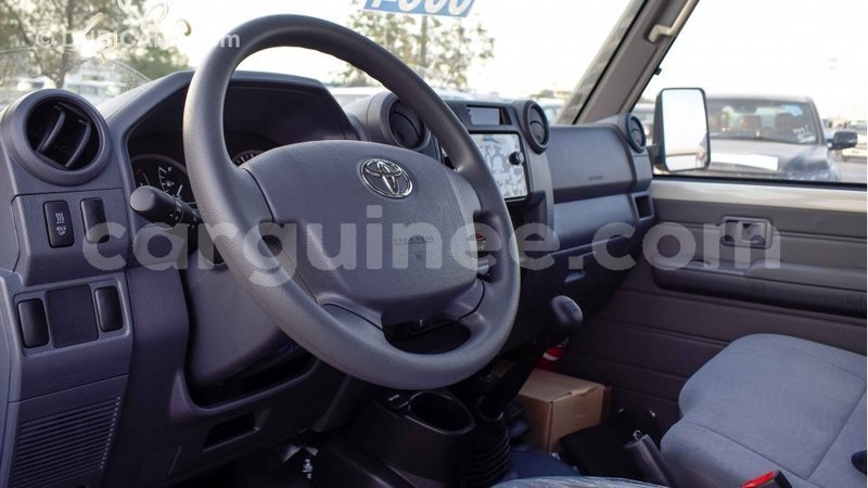 Big with watermark toyota land cruiser conakry import dubai 3870