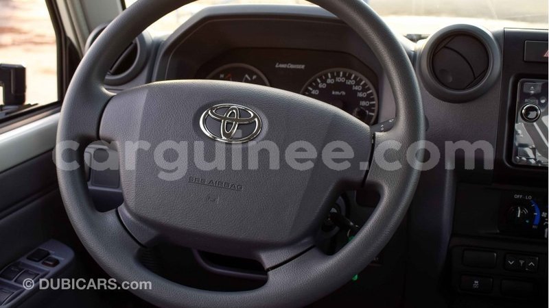 Big with watermark toyota land cruiser conakry import dubai 3870