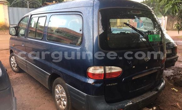 Acheter Occasion Voiture Hyundai H1 Bleu à Kaloum, Conakry Acheter Occasion Voiture Hyundai H1 Bleu à Kaloum, Conakry