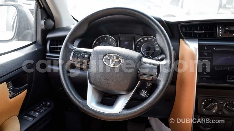 Big with watermark toyota fortuner conakry import dubai 3901