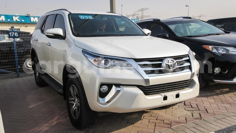 Big with watermark toyota fortuner conakry import dubai 3917