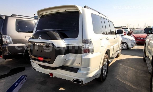 Buy Import Mitsubishi Pajero White Car in Import - Dubai in Conakry Buy Import Mitsubishi Pajero White Car in Import - Dubai in Conakry