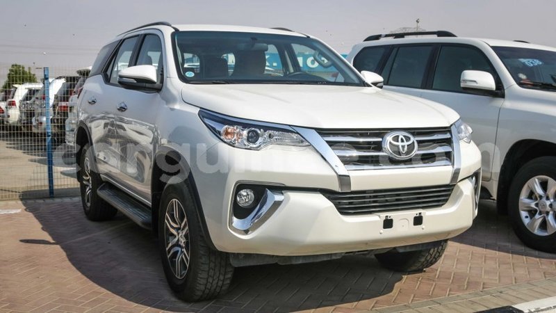 Big with watermark toyota fortuner conakry import dubai 3933