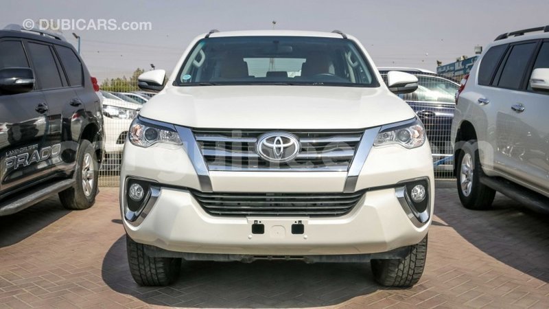 Big with watermark toyota fortuner conakry import dubai 3933