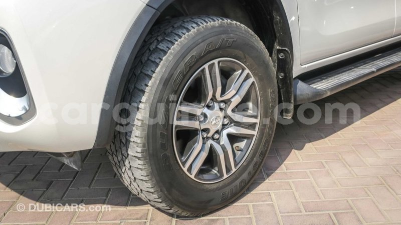 Big with watermark toyota fortuner conakry import dubai 3933