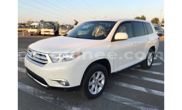 Acheter Import Voiture Toyota Highlander Blanc à Import - Dubai, Conakry Acheter Import Voiture Toyota Highlander Blanc à Import - Dubai, Conakry