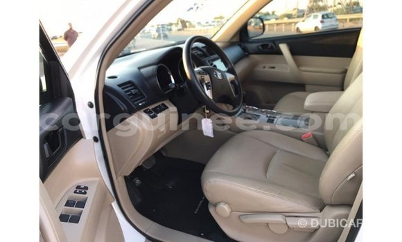 Acheter Import Voiture Toyota Highlander Blanc à Import - Dubai, Conakry Acheter Import Voiture Toyota Highlander Blanc à Import - Dubai, Conakry
