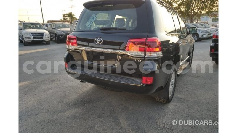 Big with watermark toyota land cruiser conakry import dubai 3954