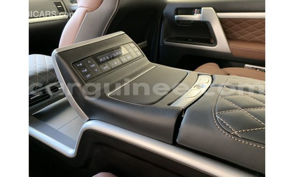 Acheter Import Voiture Toyota Land Cruiser Noir à Import - Dubai, Conakry Acheter Import Voiture Toyota Land Cruiser Noir à Import - Dubai, Conakry