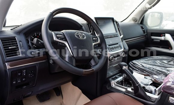 Buy Import Toyota Land Cruiser White Car in Import - Dubai in Conakry Buy Import Toyota Land Cruiser White Car in Import - Dubai in Conakry