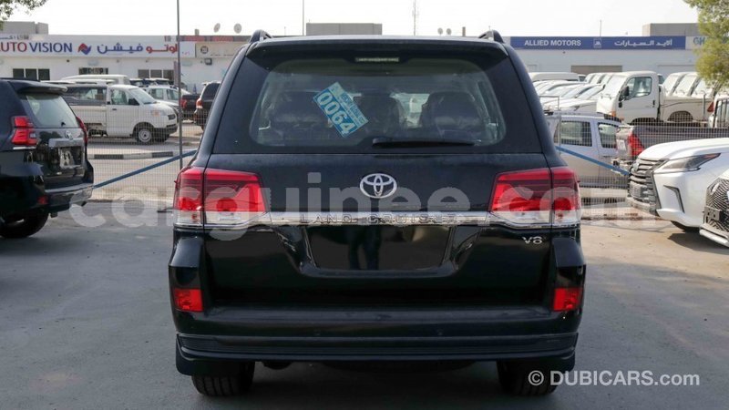 Big with watermark toyota land cruiser conakry import dubai 3967