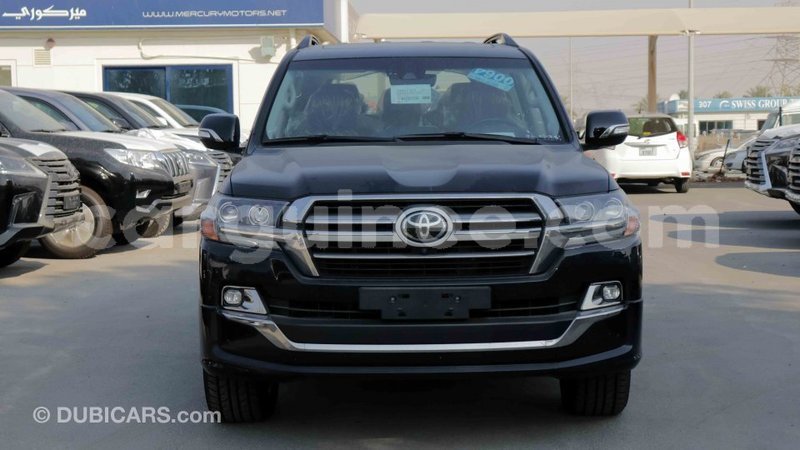 Big with watermark toyota land cruiser conakry import dubai 3970