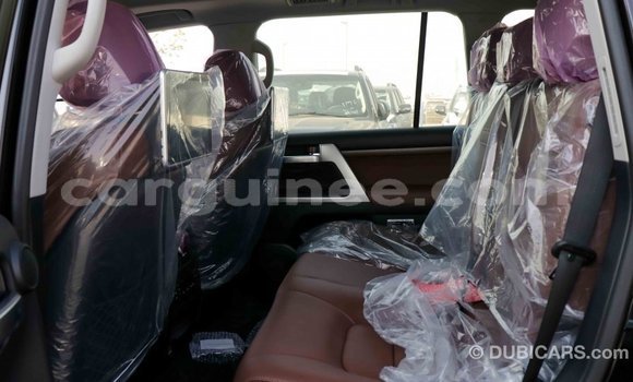 Acheter Import Voiture Toyota Land Cruiser Noir à Import - Dubai, Conakry Acheter Import Voiture Toyota Land Cruiser Noir à Import - Dubai, Conakry