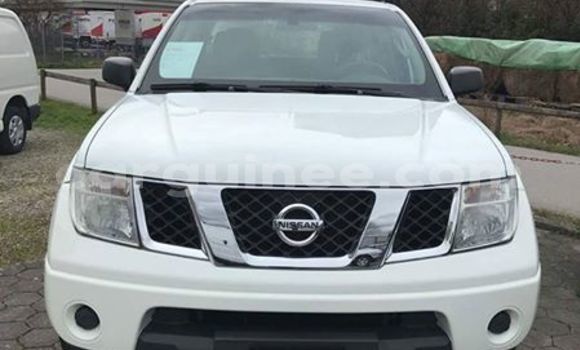 Acheter Occasion Voiture Nissan Navara Blanc à Kaloum au Conakry Acheter Occasion Voiture Nissan Navara Blanc à Kaloum au Conakry