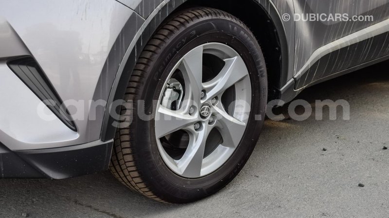 Big with watermark toyota c hr conakry import dubai 3978