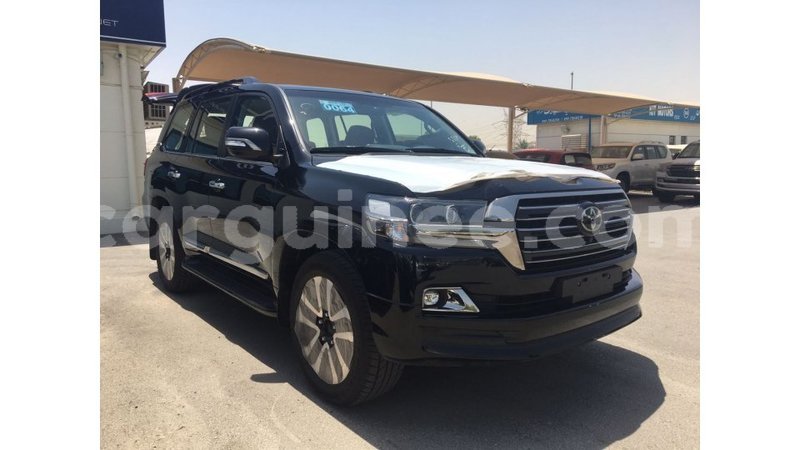 Big with watermark toyota land cruiser conakry import dubai 3981