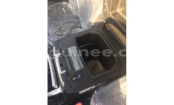 Acheter Import Voiture Toyota Land Cruiser Noir à Import - Dubai, Conakry Acheter Import Voiture Toyota Land Cruiser Noir à Import - Dubai, Conakry