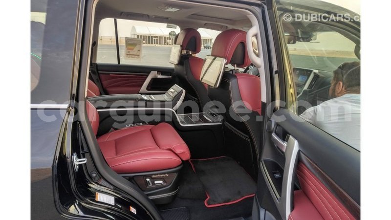 Big with watermark toyota land cruiser conakry import dubai 3995