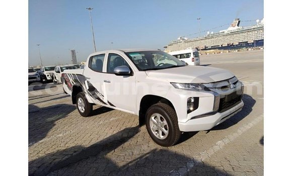 Medium with watermark mitsubishi l200 conakry import dubai 3996