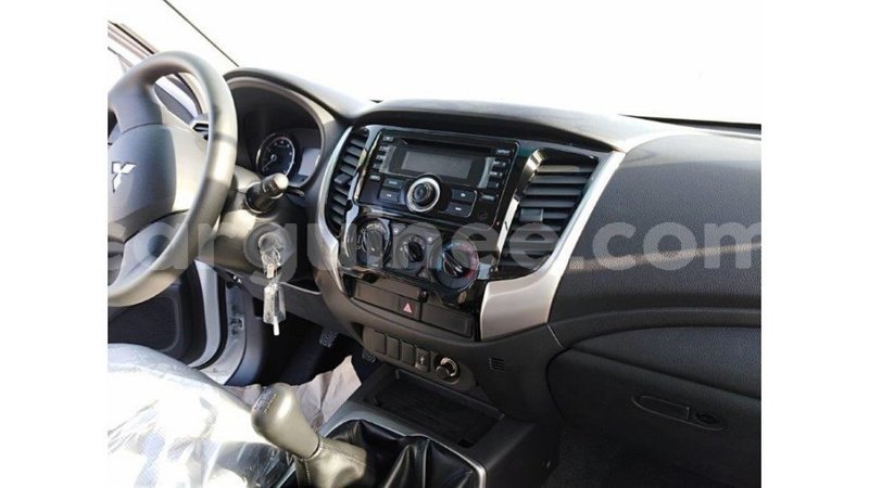 Big with watermark mitsubishi l200 conakry import dubai 3996