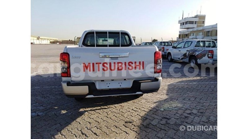 Big with watermark mitsubishi l200 conakry import dubai 3996