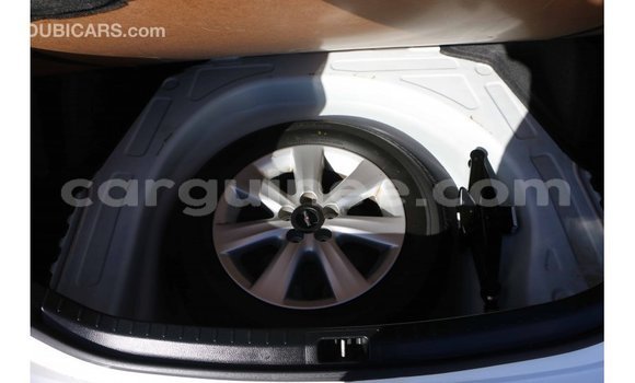 Buy Import Toyota Corolla White Car in Import - Dubai in Conakry Buy Import Toyota Corolla White Car in Import - Dubai in Conakry