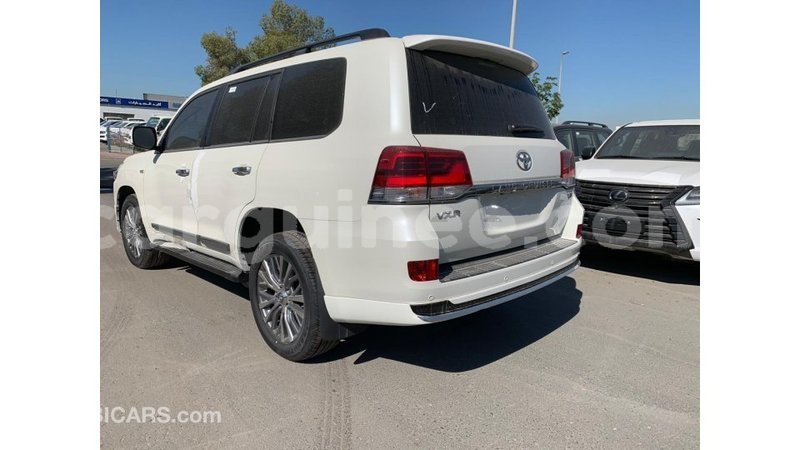 Big with watermark toyota land cruiser conakry import dubai 4008