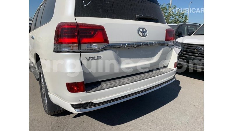 Big with watermark toyota land cruiser conakry import dubai 4008