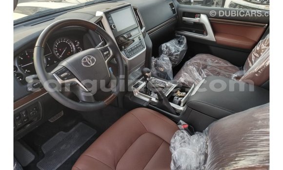 Acheter Import Voiture Toyota Land Cruiser Blanc à Import - Dubai, Conakry Acheter Import Voiture Toyota Land Cruiser Blanc à Import - Dubai, Conakry