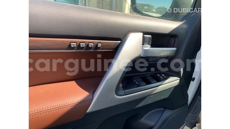 Big with watermark toyota land cruiser conakry import dubai 4009