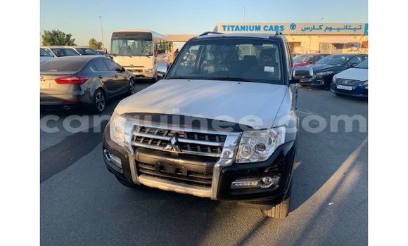 Medium with watermark mitsubishi pajero conakry import dubai 4015