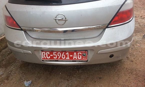Acheter Occasion Voiture Opel Astra Gris à Kaloum au Conakry Acheter Occasion Voiture Opel Astra Gris à Kaloum au Conakry