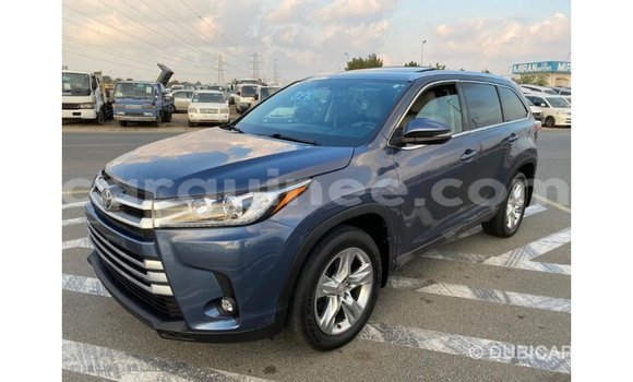 Acheter Import Voiture Toyota Highlander Bleu à Import - Dubai, Conakry Acheter Import Voiture Toyota Highlander Bleu à Import - Dubai, Conakry