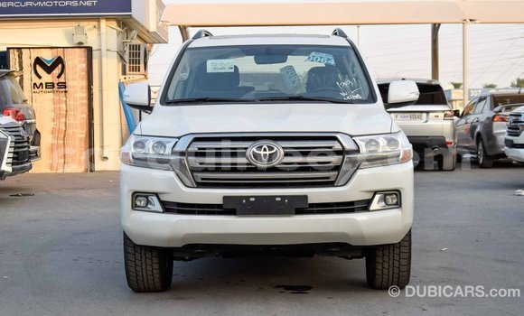 Acheter Import Voiture Toyota Land Cruiser Blanc à Import - Dubai, Conakry Acheter Import Voiture Toyota Land Cruiser Blanc à Import - Dubai, Conakry