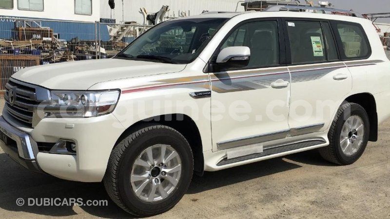 Big with watermark toyota land cruiser conakry import dubai 4043