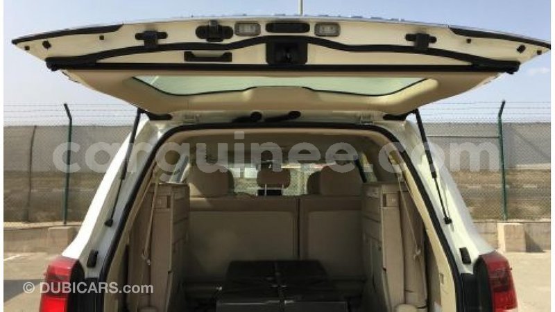 Big with watermark toyota land cruiser conakry import dubai 4043