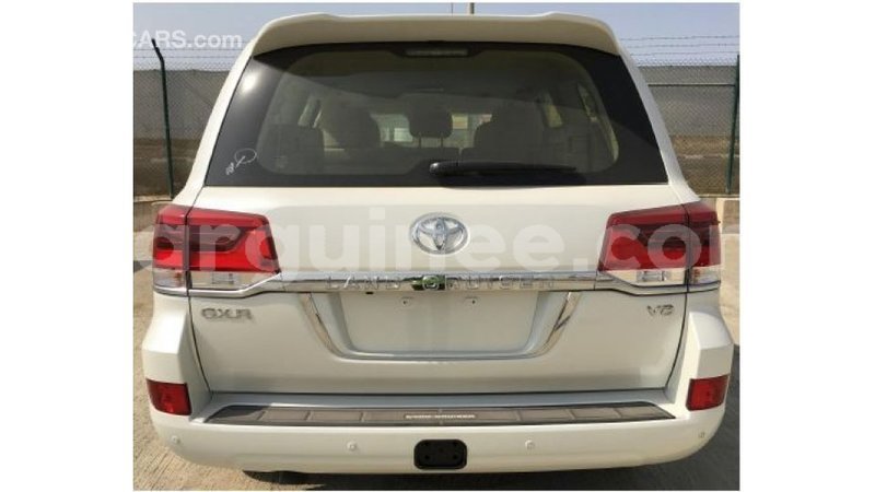 Big with watermark toyota land cruiser conakry import dubai 4043