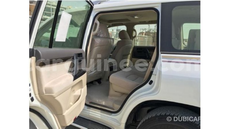 Big with watermark toyota land cruiser conakry import dubai 4043