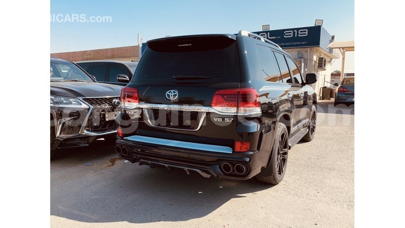 Big with watermark toyota land cruiser conakry import dubai 4044