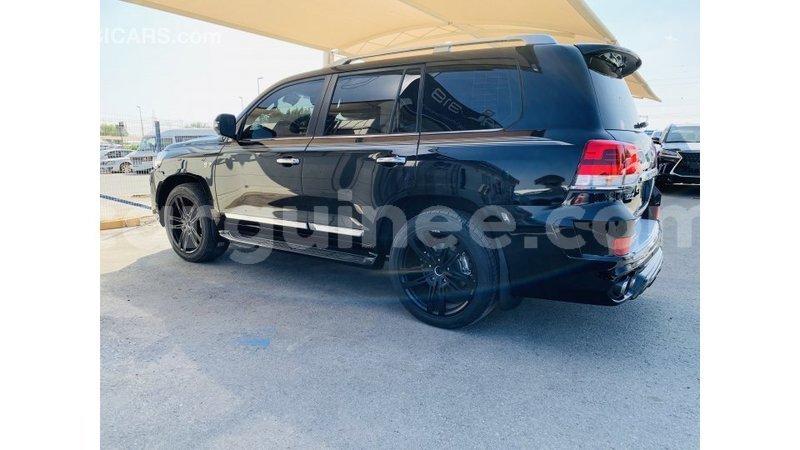 Big with watermark toyota land cruiser conakry import dubai 4044