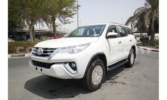 Buy Import Toyota Fortuner White Car in Import - Dubai in Conakry Buy Import Toyota Fortuner White Car in Import - Dubai in Conakry