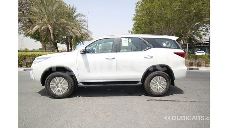 Big with watermark toyota fortuner conakry import dubai 4050