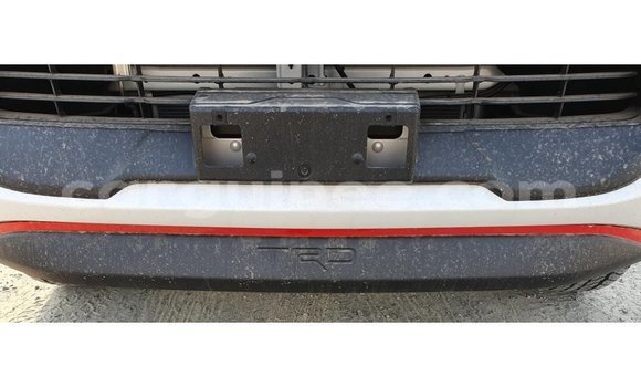 Acheter Import Voiture Toyota Hilux Blanc à Import - Dubai, Conakry Acheter Import Voiture Toyota Hilux Blanc à Import - Dubai, Conakry