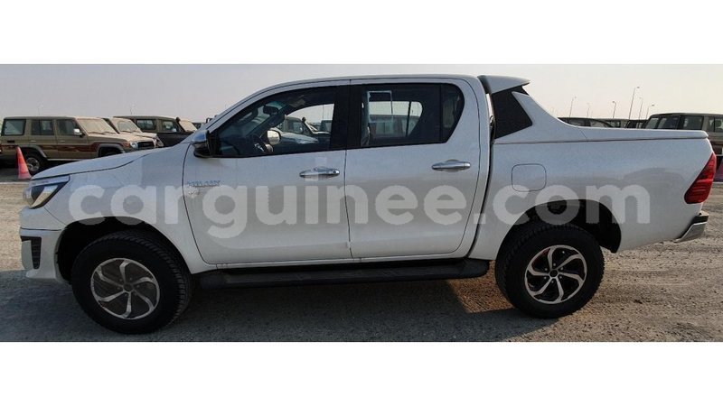 Big with watermark toyota hilux conakry import dubai 4051